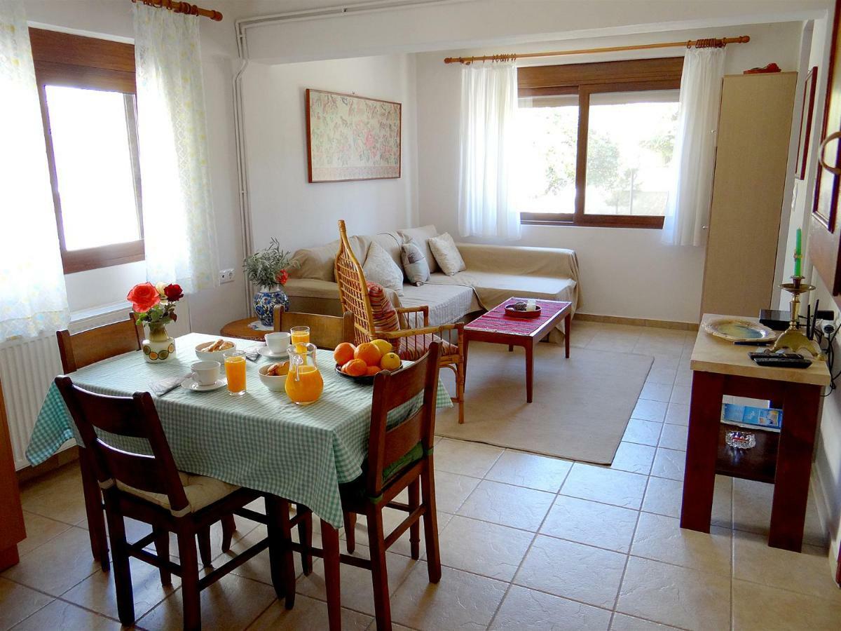 Apartment By The Sea Kato Daratso Exterior foto